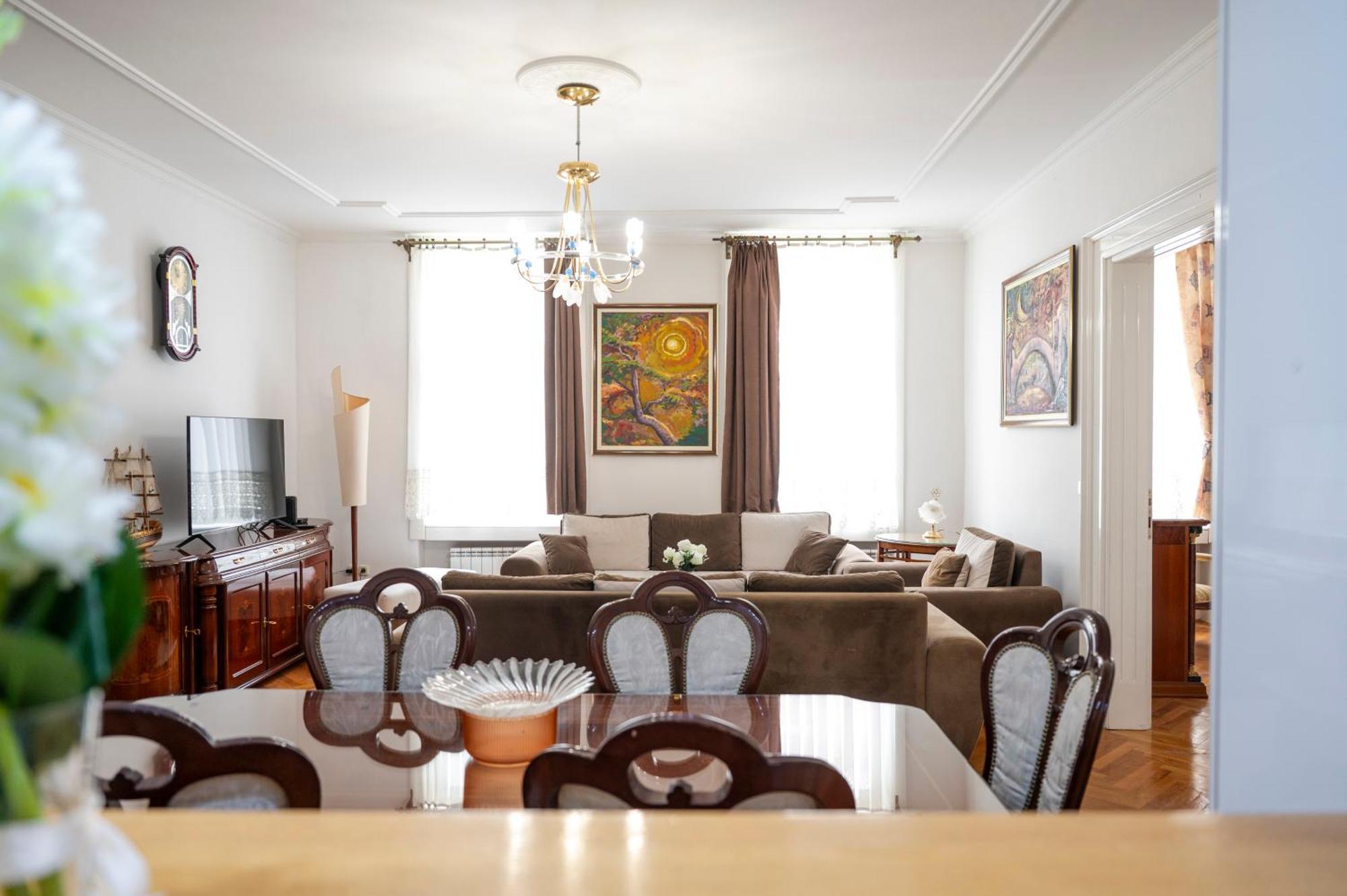 Apartment Royal Meeting Point Family & Group Friendly Up To 8 *