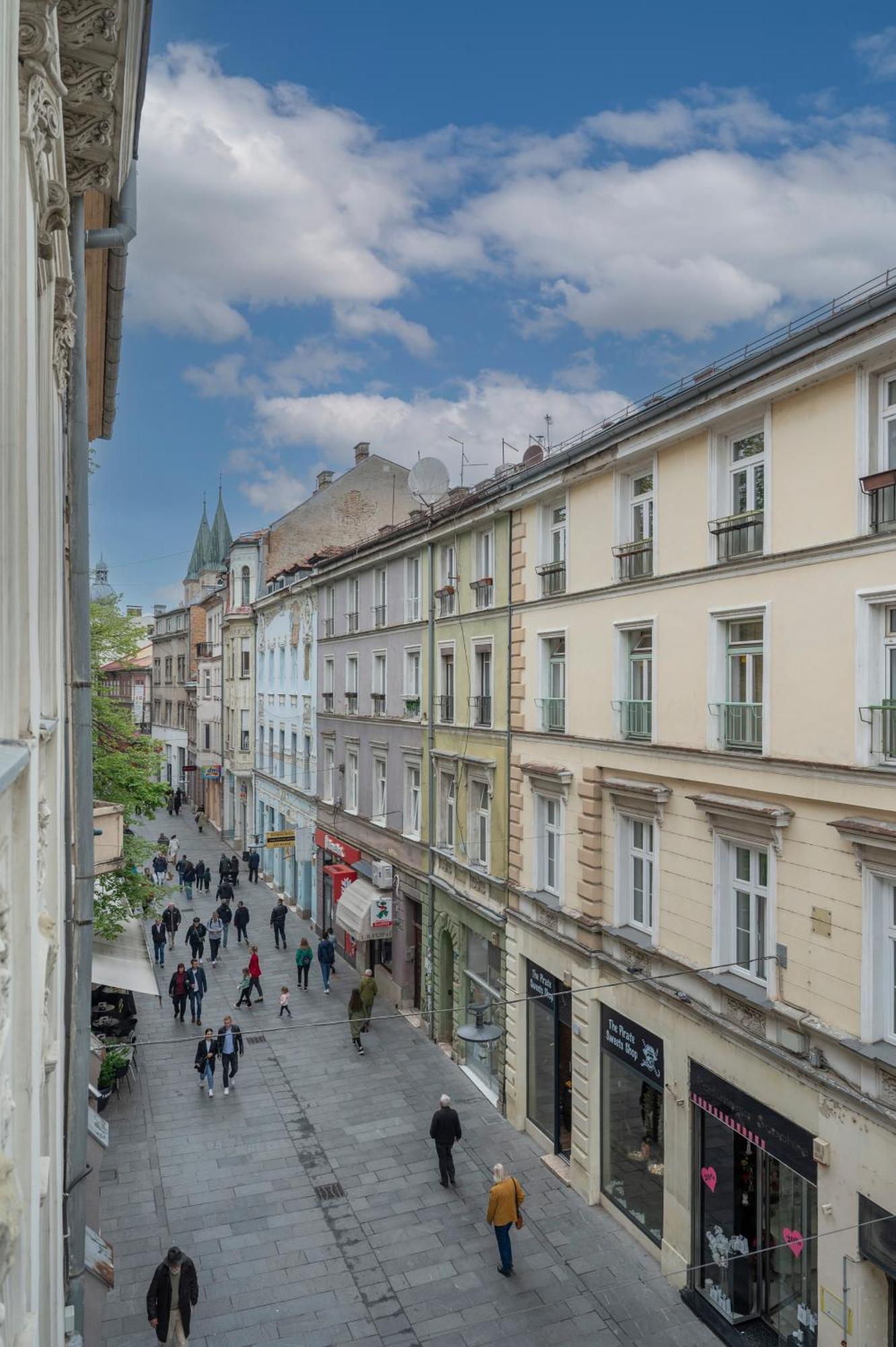Royal Meeting Point Family & Group Friendly Up To 8 Sarajevo